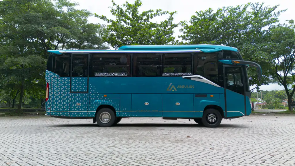 sewa bus pariwisata 50 seat murah