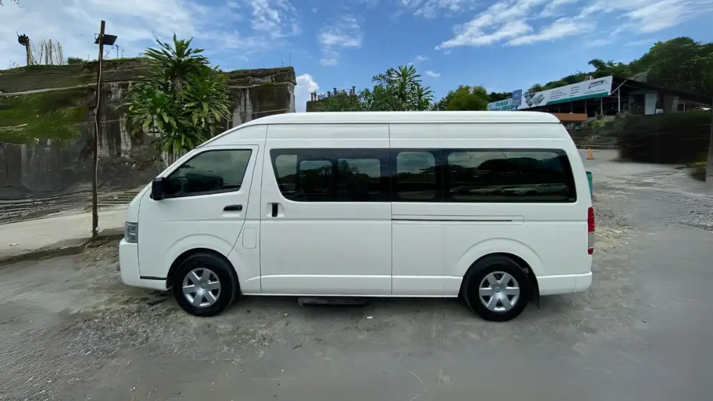 sewa hiace commuter 14 seat anman wisata